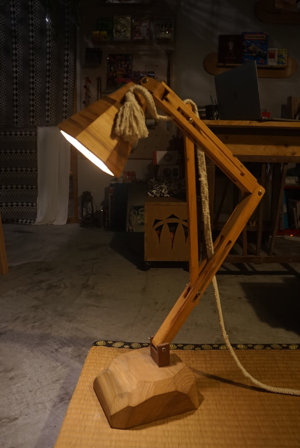Lamp｜角罩編織檯燈
