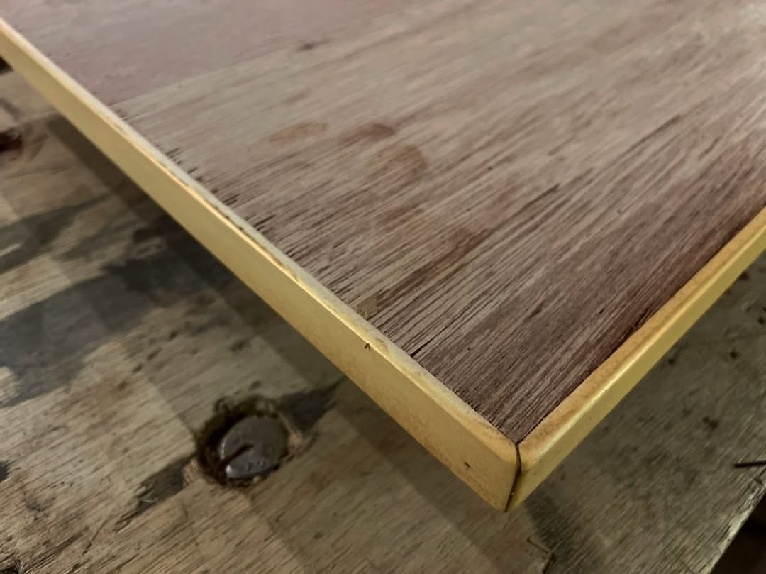 Table｜陶藝工作室的桌子