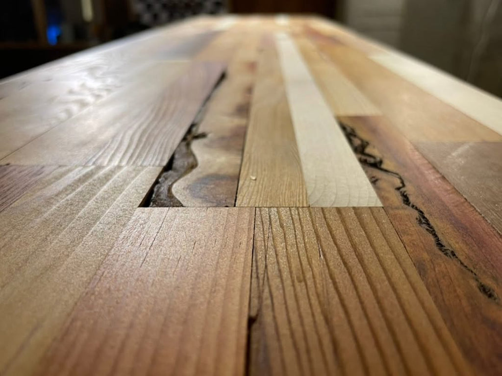 Table｜陶藝工作室的桌子