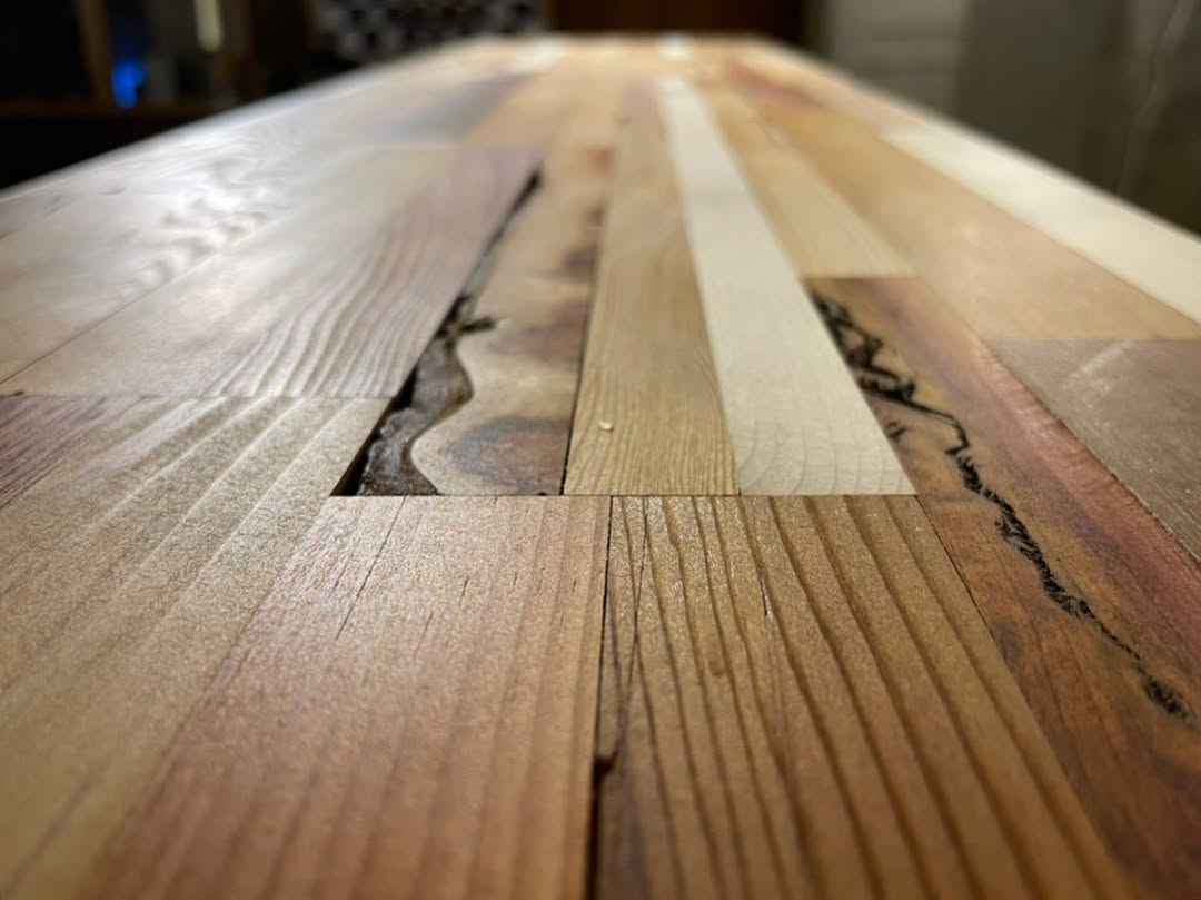 Table｜陶藝工作室的桌子