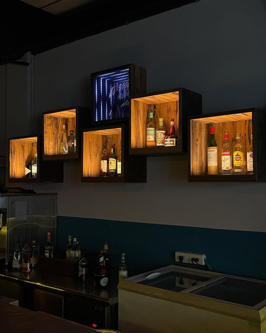 Storage, Light box｜酒櫃、燈箱